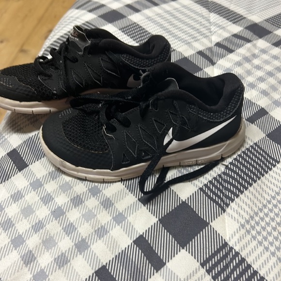 2 size 12 c little boys Nikes, well loved, fair condition - Picture 8 of 11